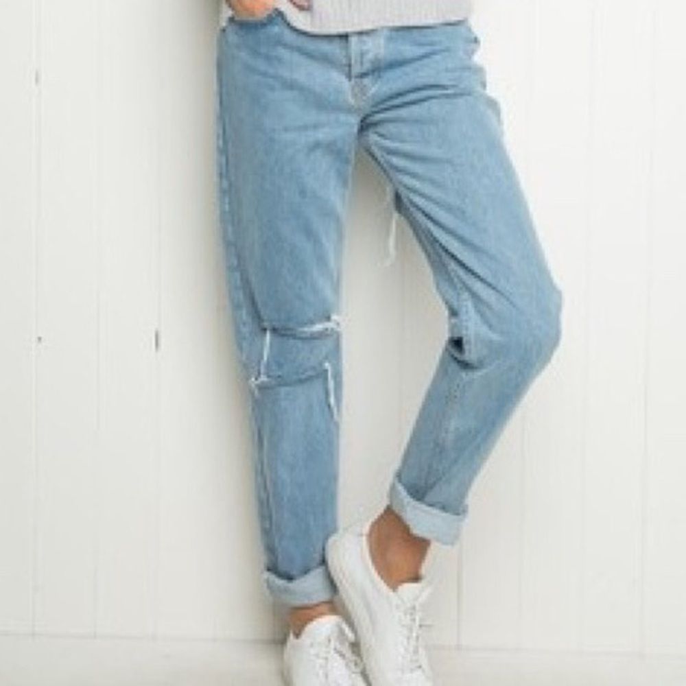 Brandy Melville Butt Rip Jeans - Picture 2 of 4